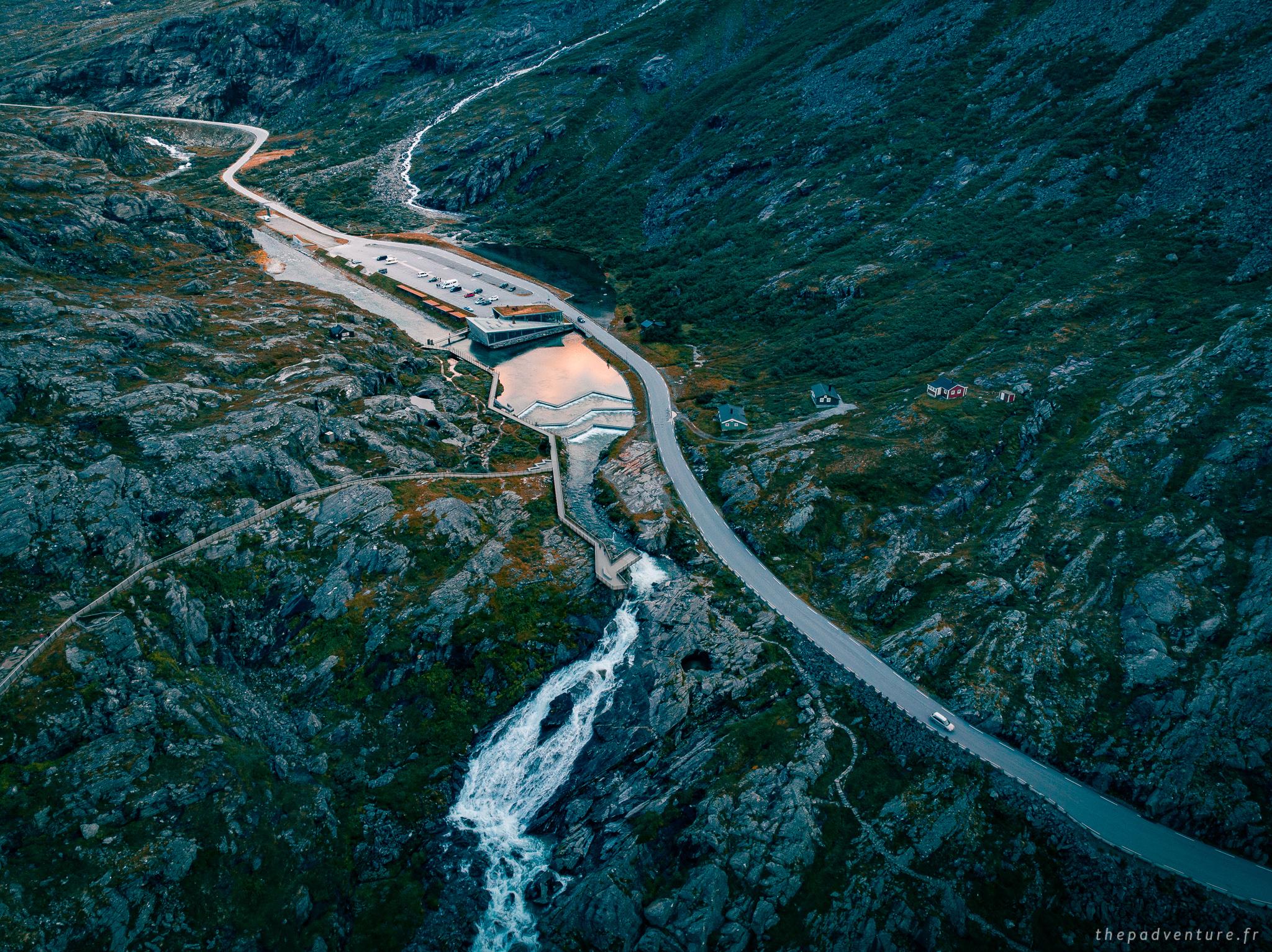 Le centre sur la route Trollstigen en Norvege