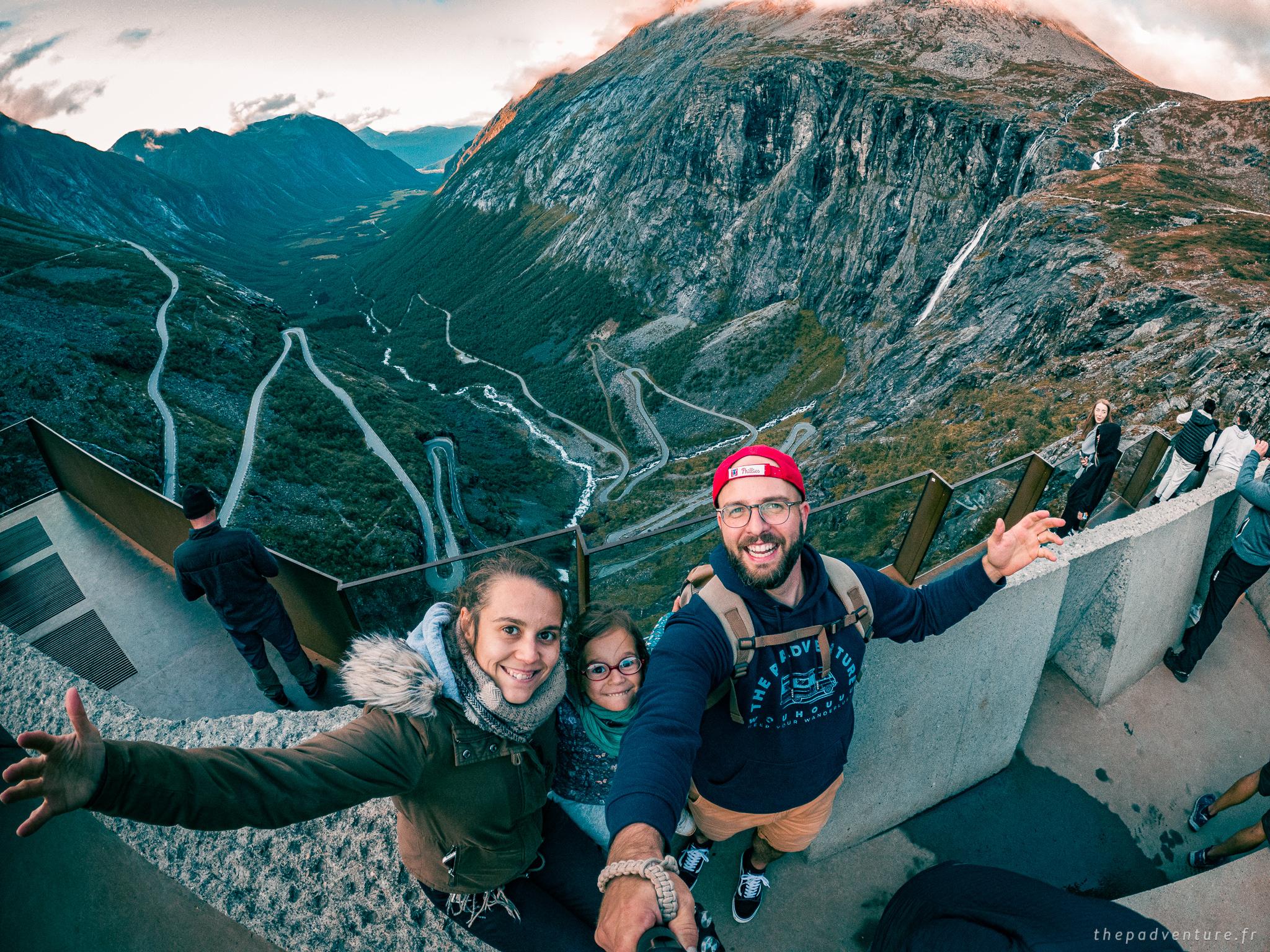 Vue sur Trollstigen depuis le sommet