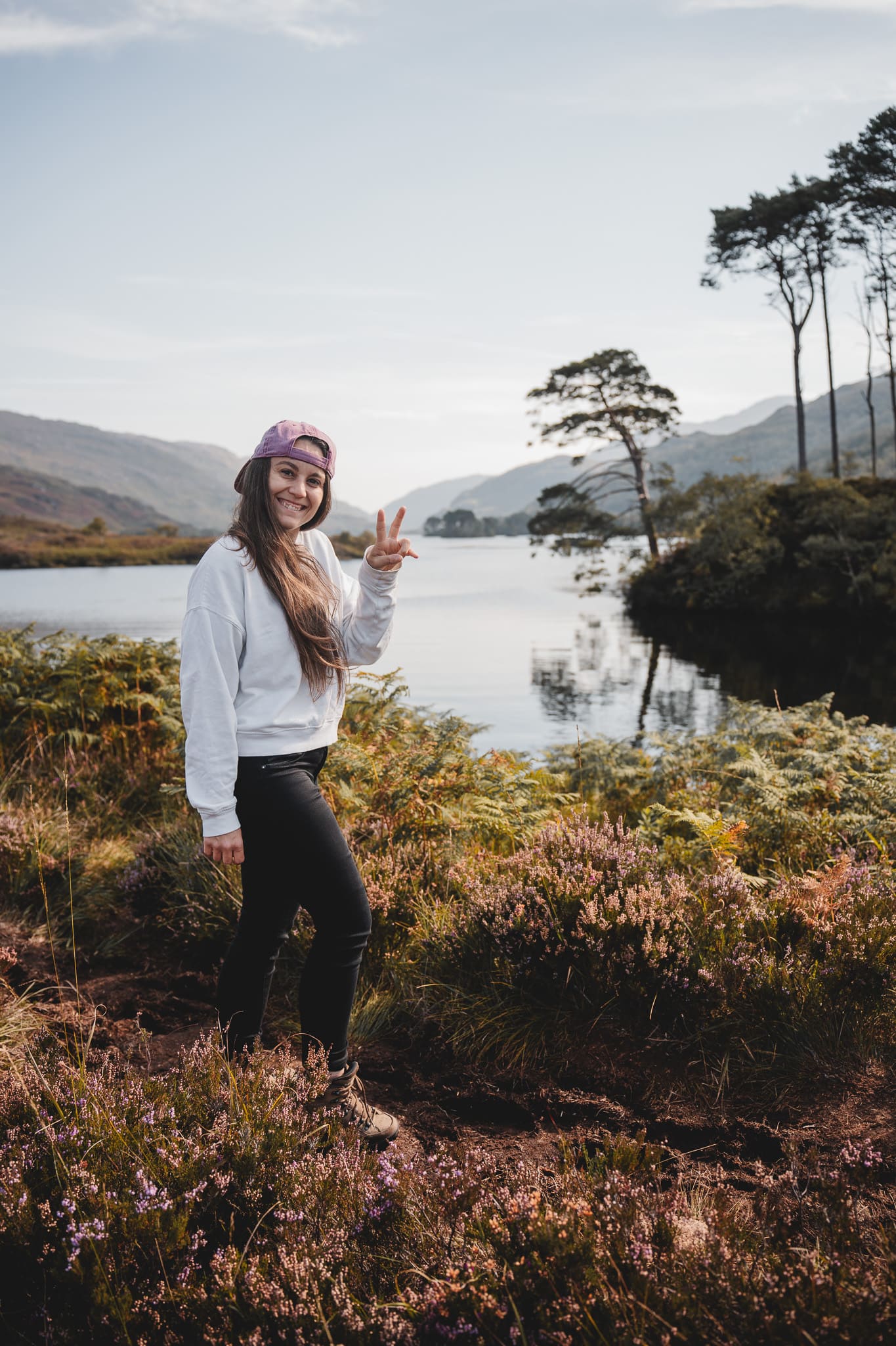 Marion devant Loch Eilt et l’île d’Eilean na Moine